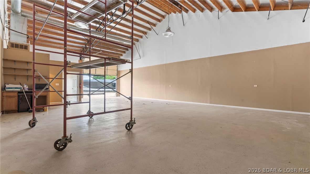 256 Outer Drive