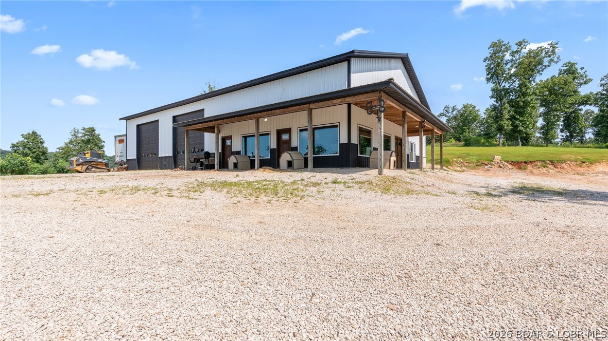 1805 HWY 52