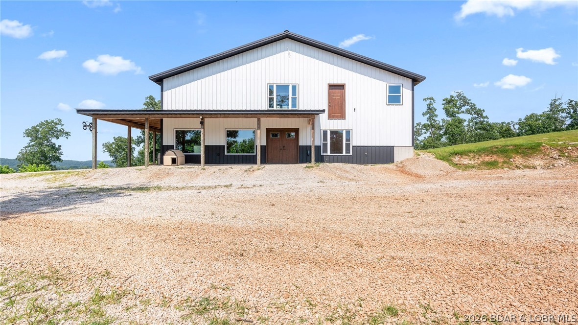1805 HWY 52