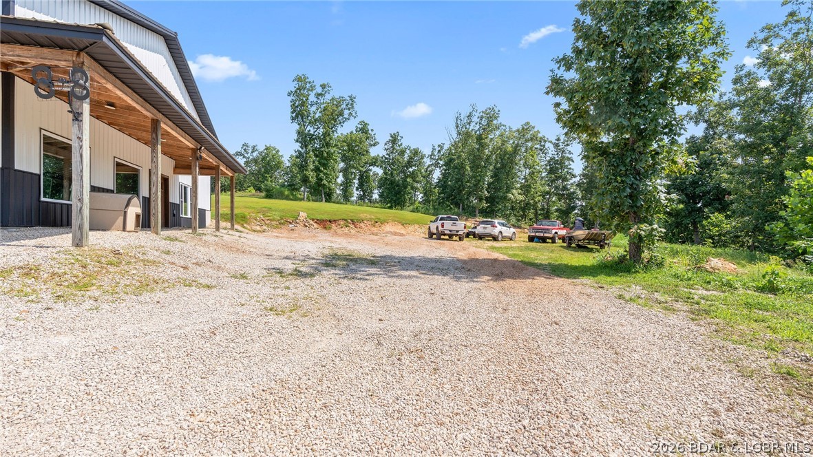 1805 HWY 52