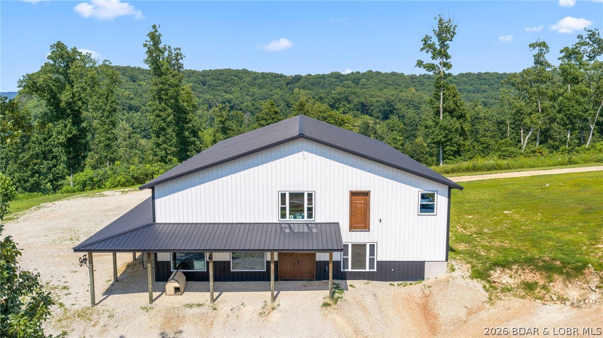 1805 HWY 52