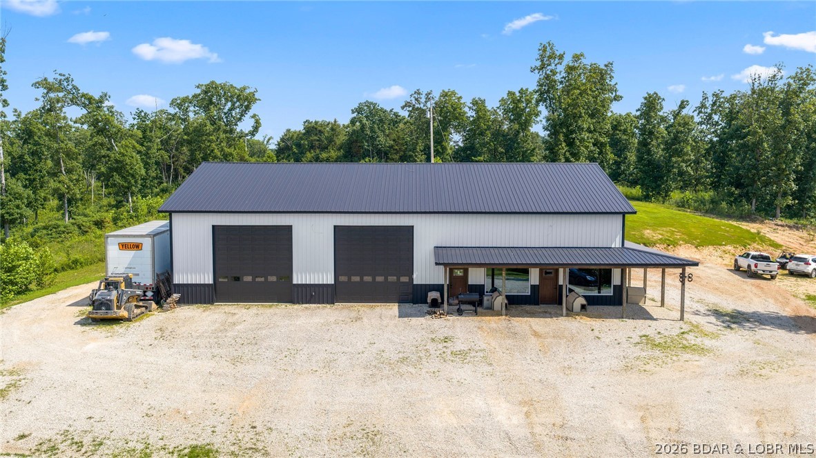 1805 HWY 52