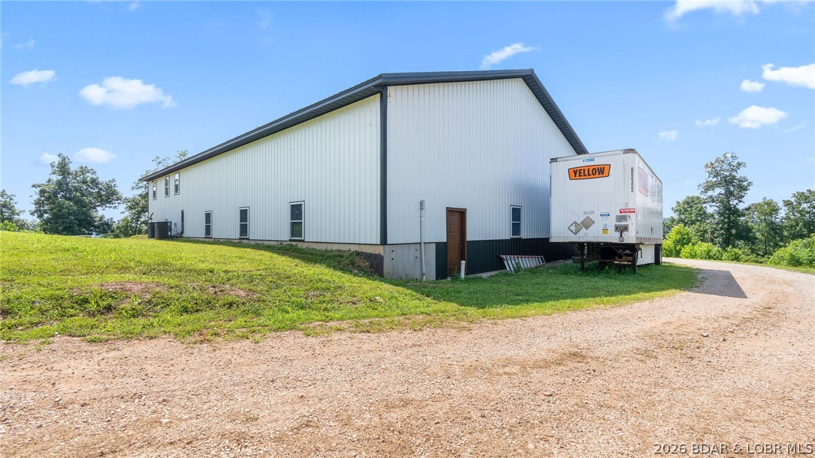 1805 HWY 52