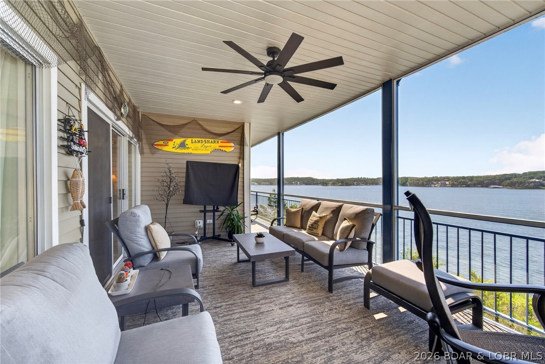 228 E. Palisades Condo Drive 1B