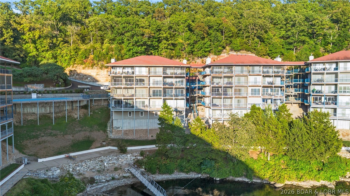142 Palisades Condo Drive E 2A