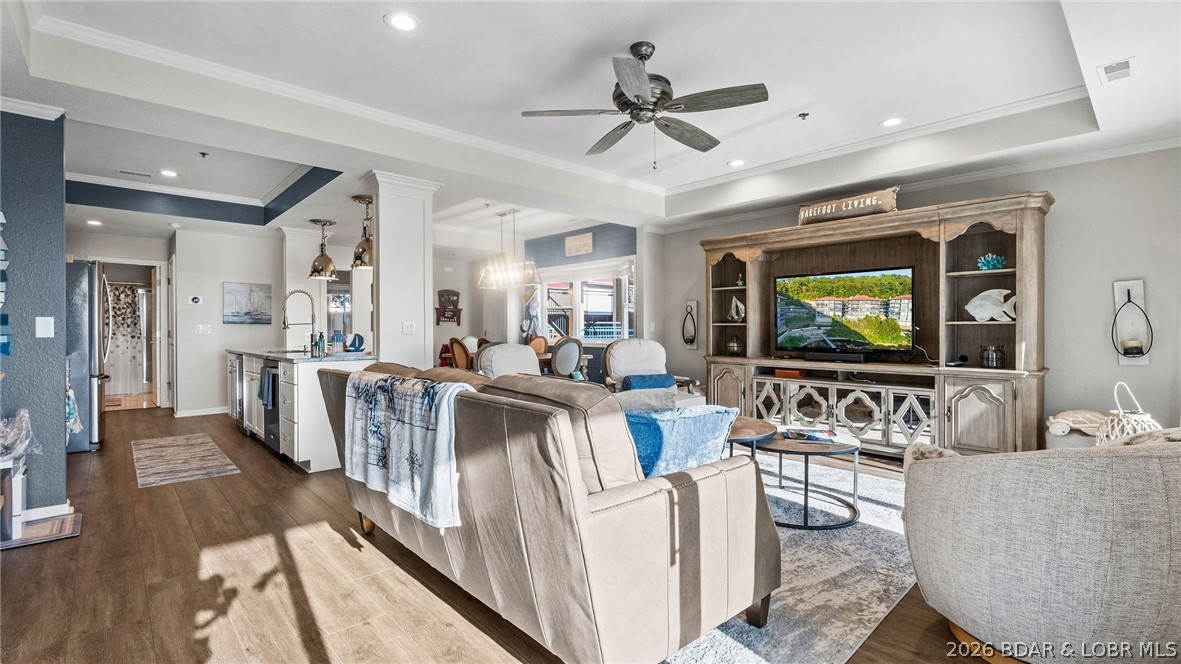 142 Palisades Condo Drive E 2A