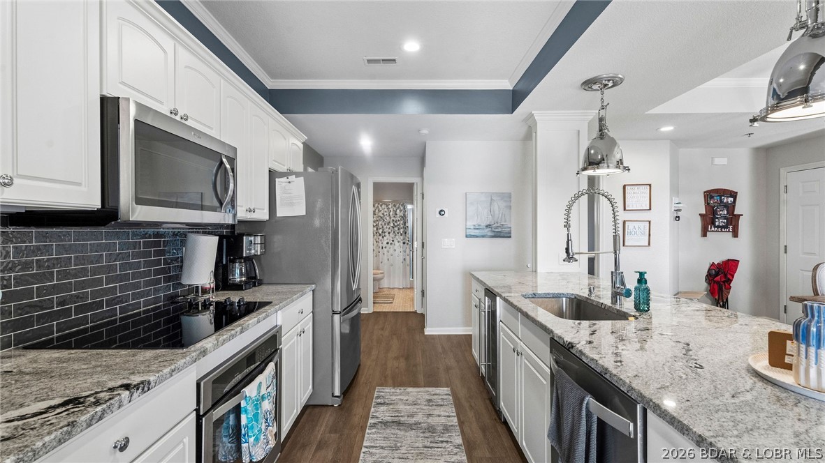 142 Palisades Condo Drive E 2A
