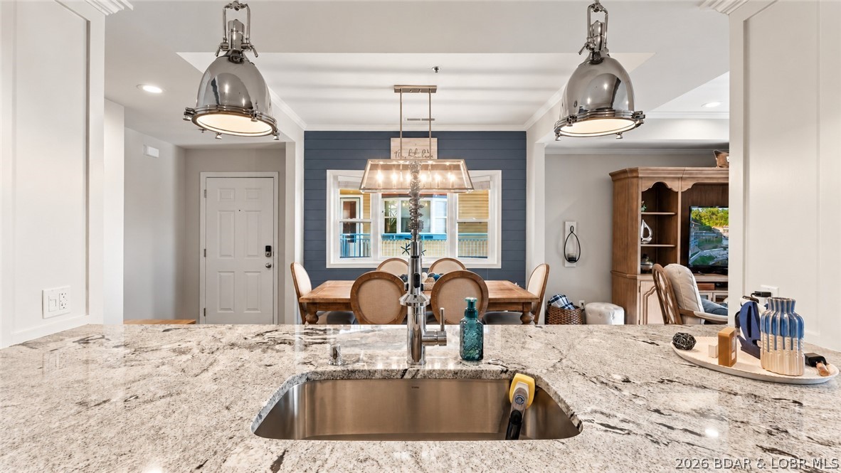 142 Palisades Condo Drive E 2A