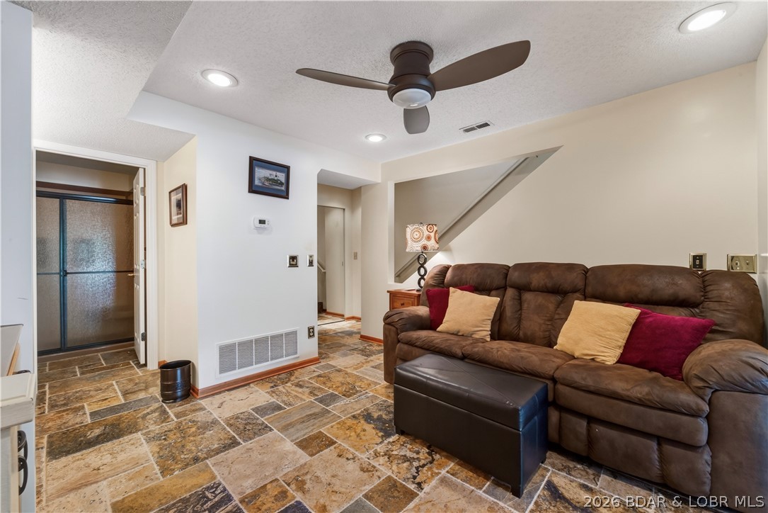 109 Hawk Circle