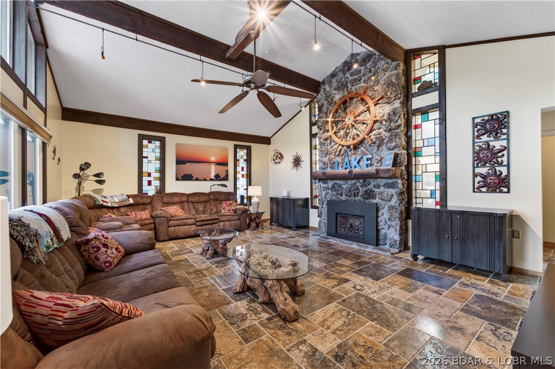109 Hawk Circle