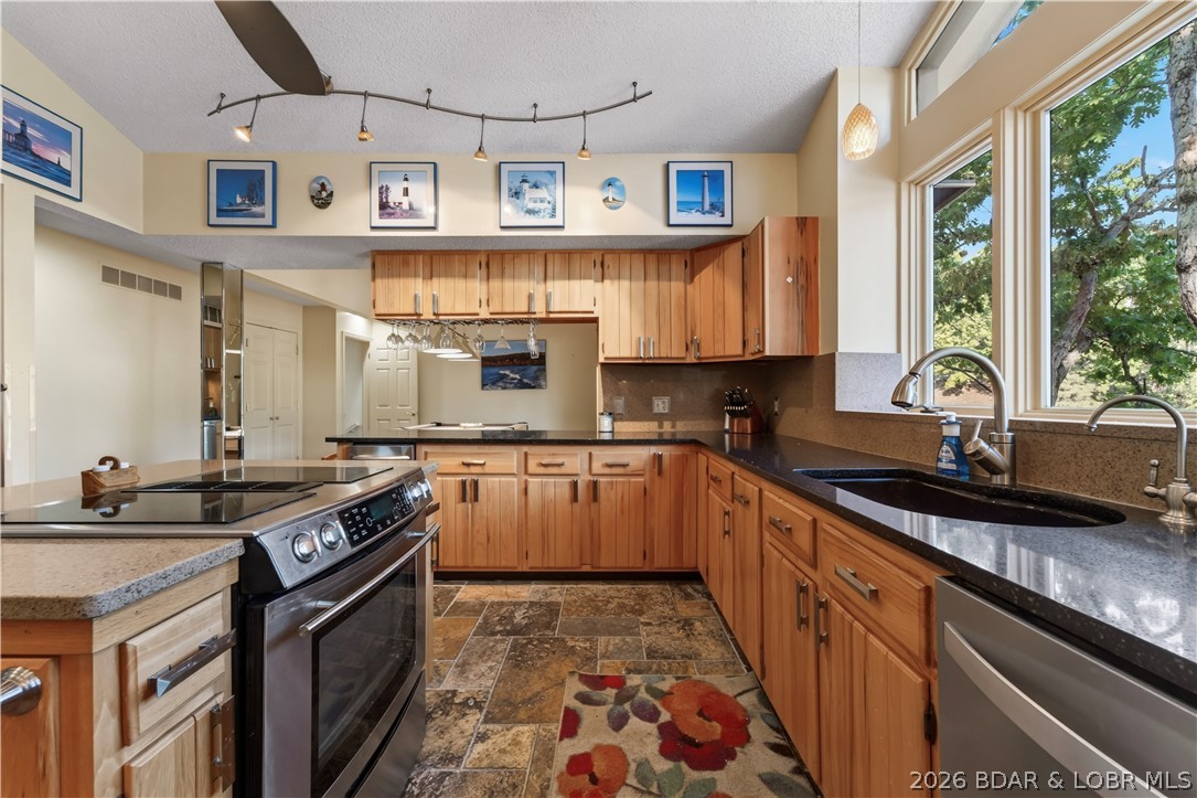 109 Hawk Circle
