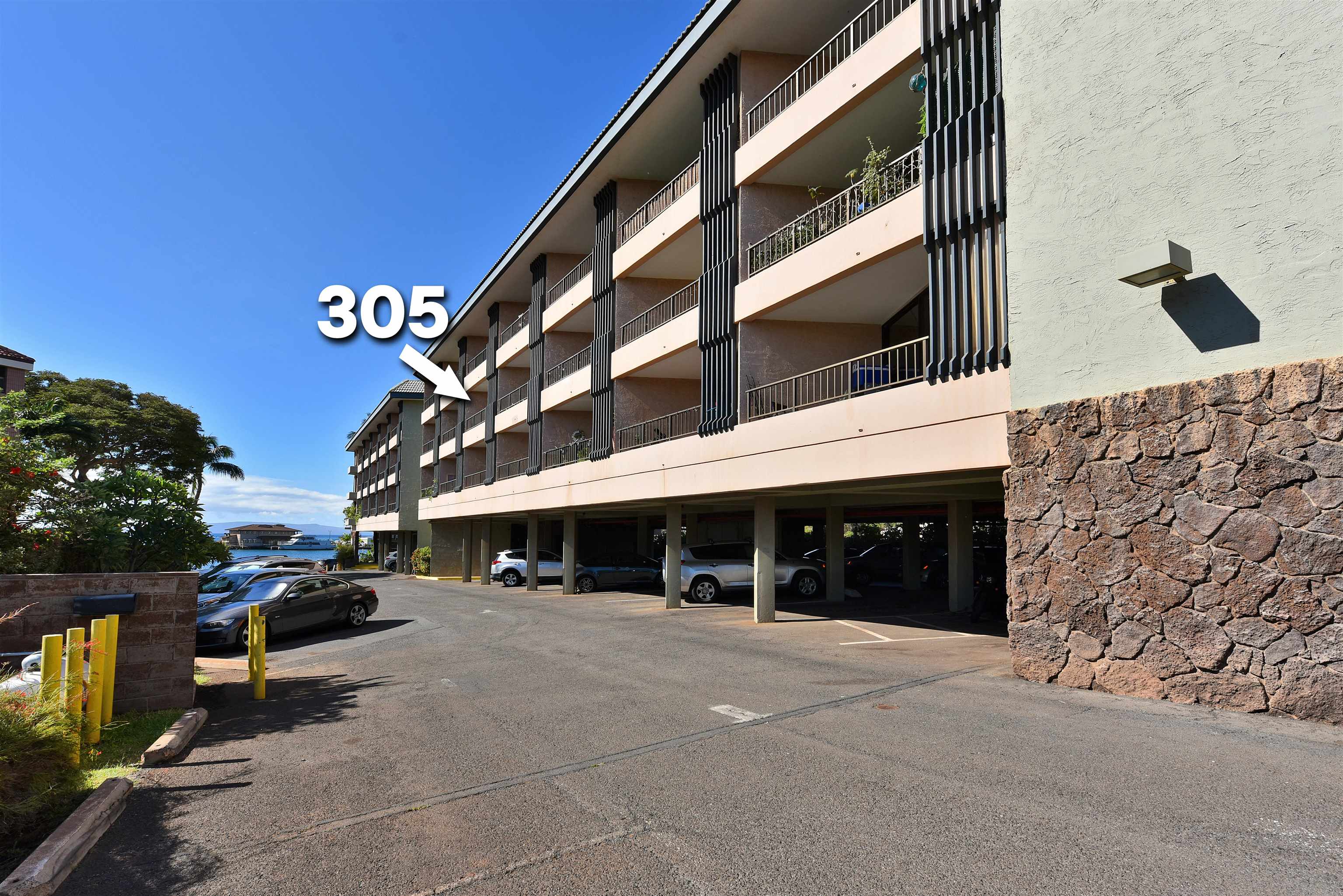 20 HAUOLI St Unit: 305