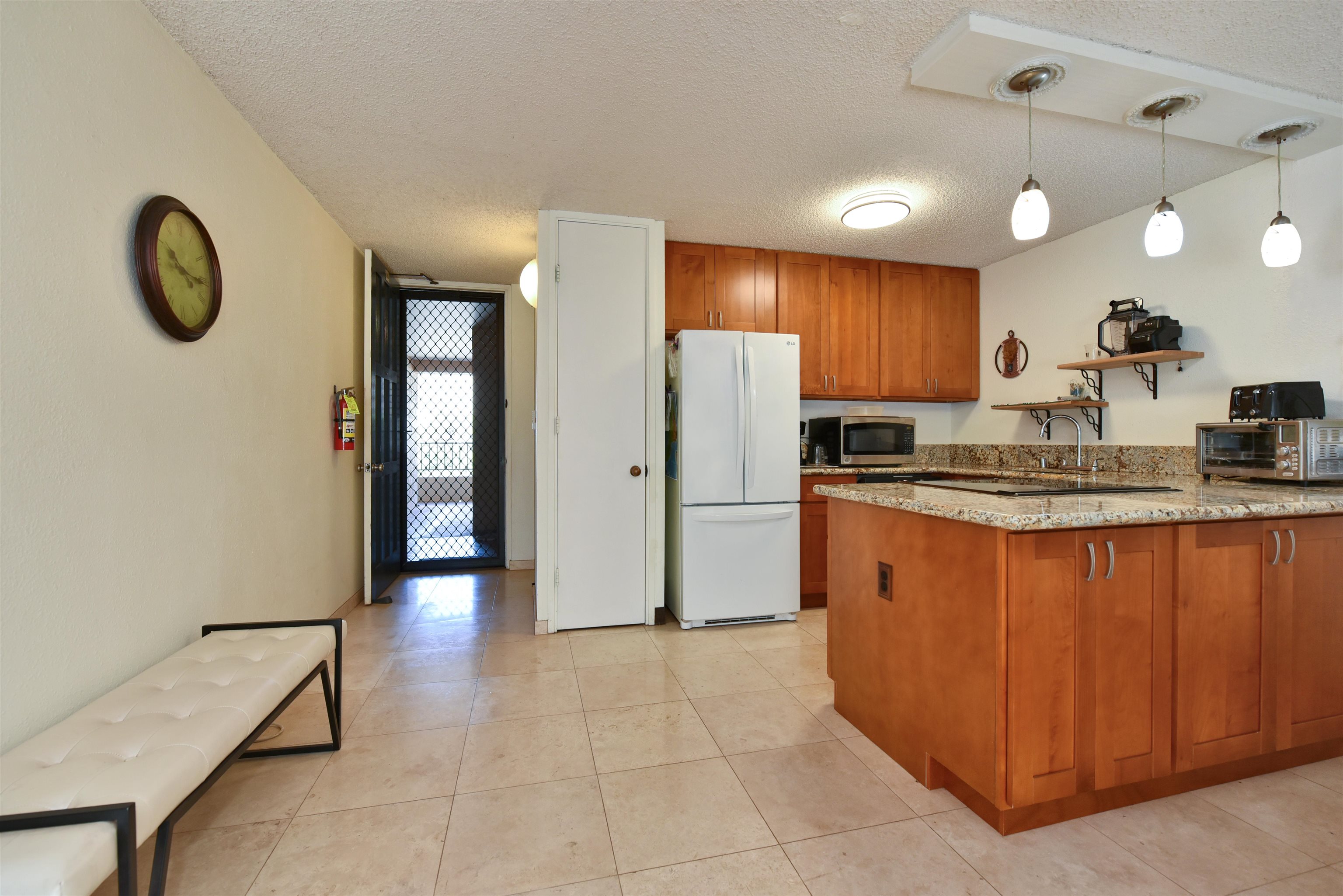 20 HAUOLI St Unit: 305