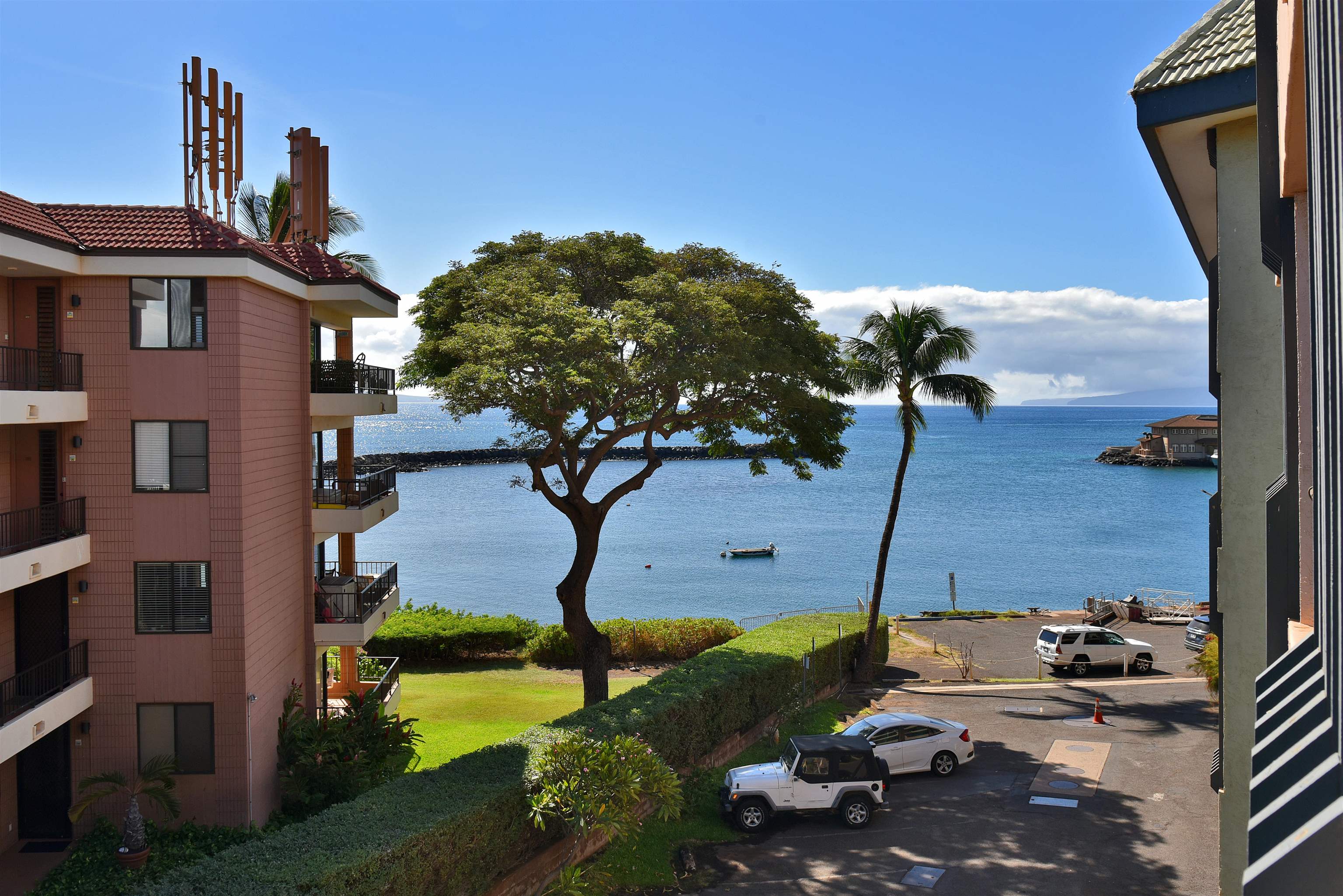 20 HAUOLI St Unit: 305