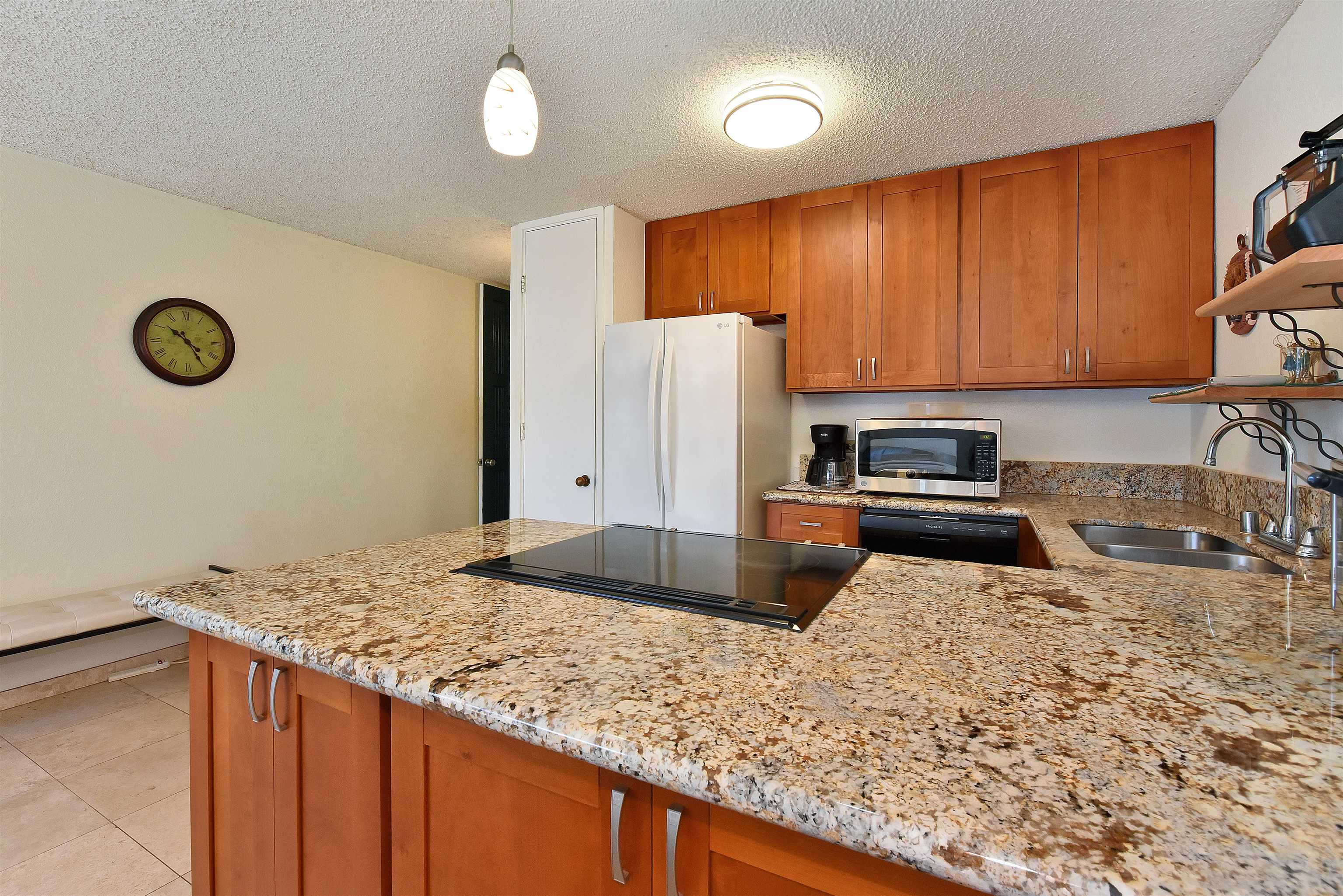 20 HAUOLI St Unit: 305