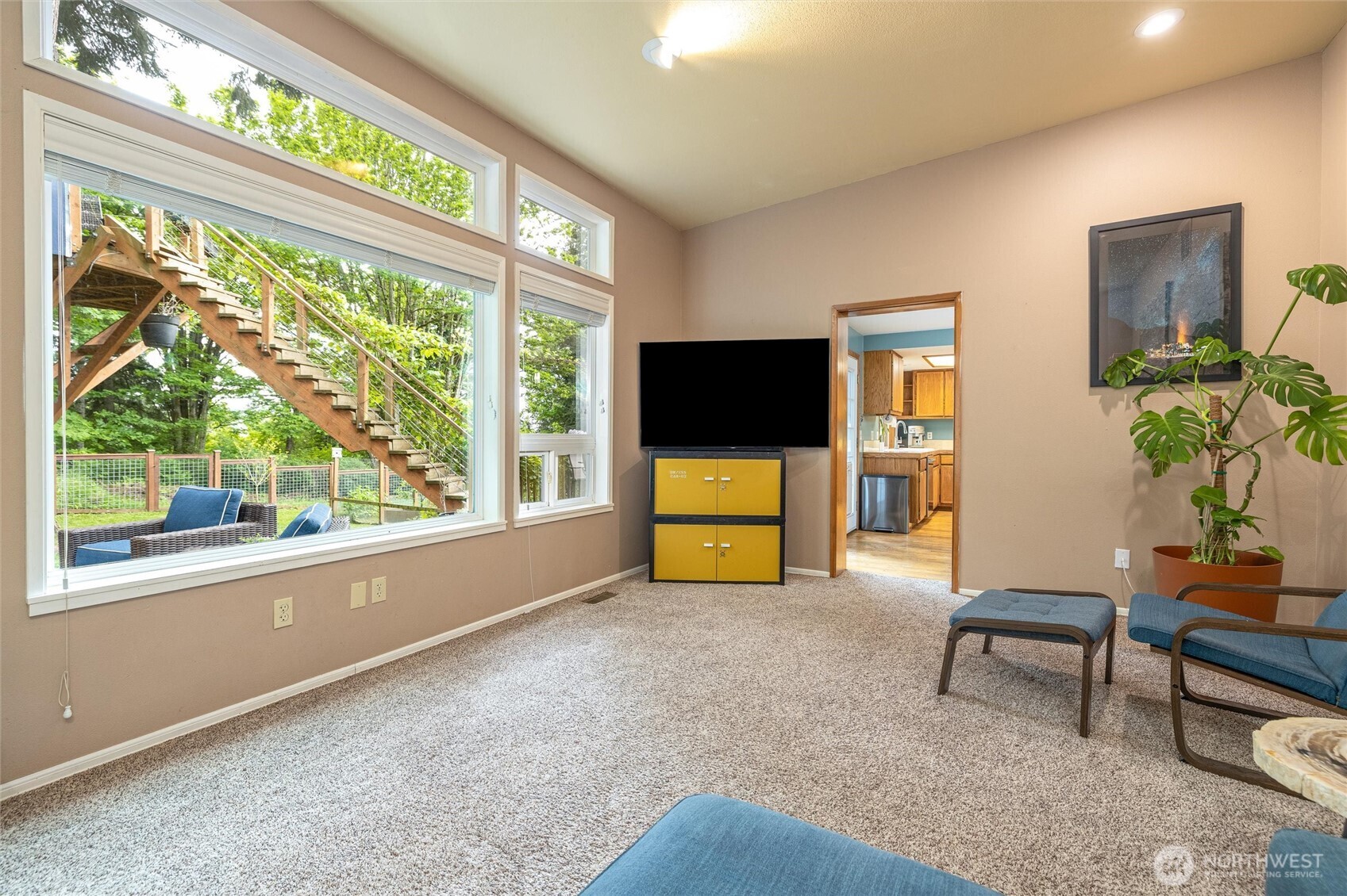 1933 Lake Crest Drive