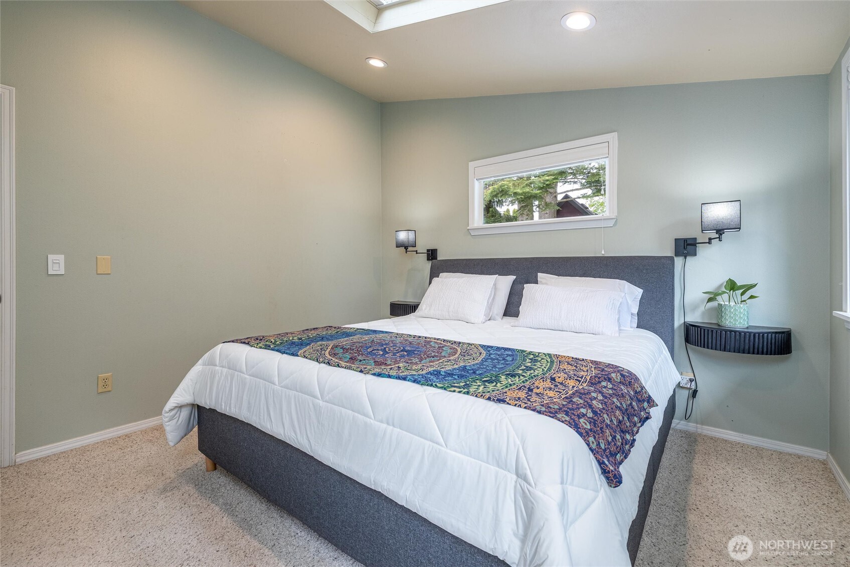 1933 Lake Crest Drive