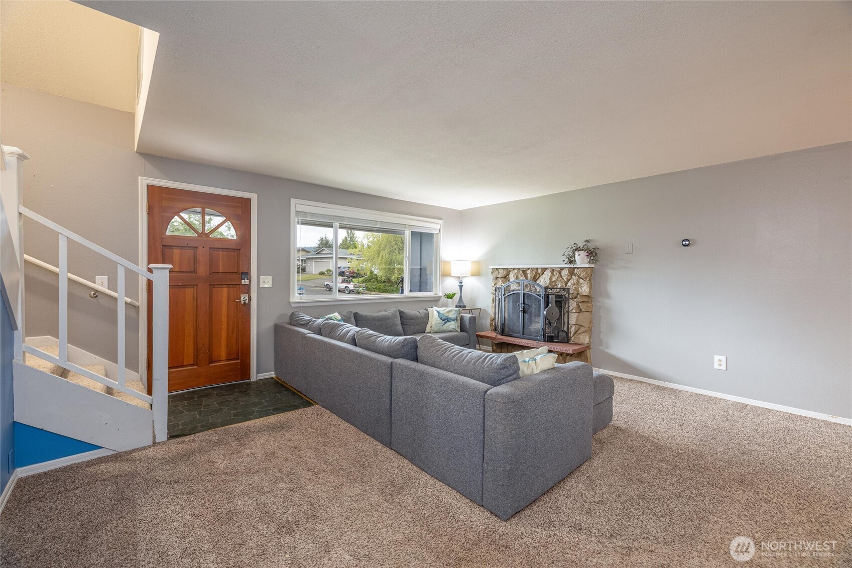 1933 Lake Crest Drive