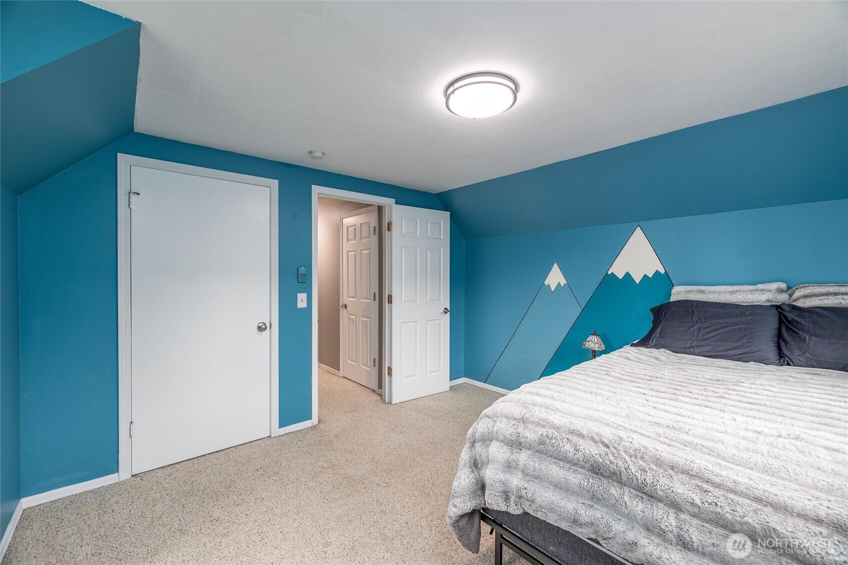 1933 Lake Crest Drive