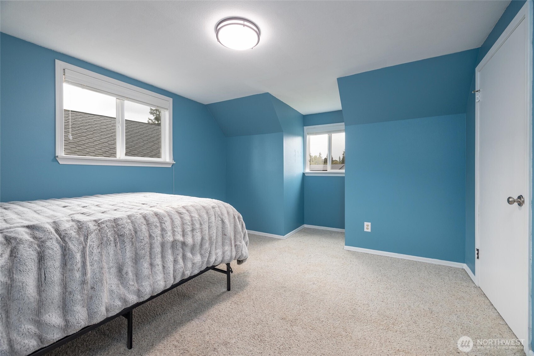 1933 Lake Crest Drive