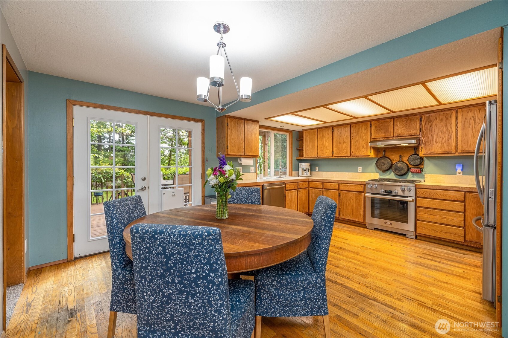 1933 Lake Crest Drive