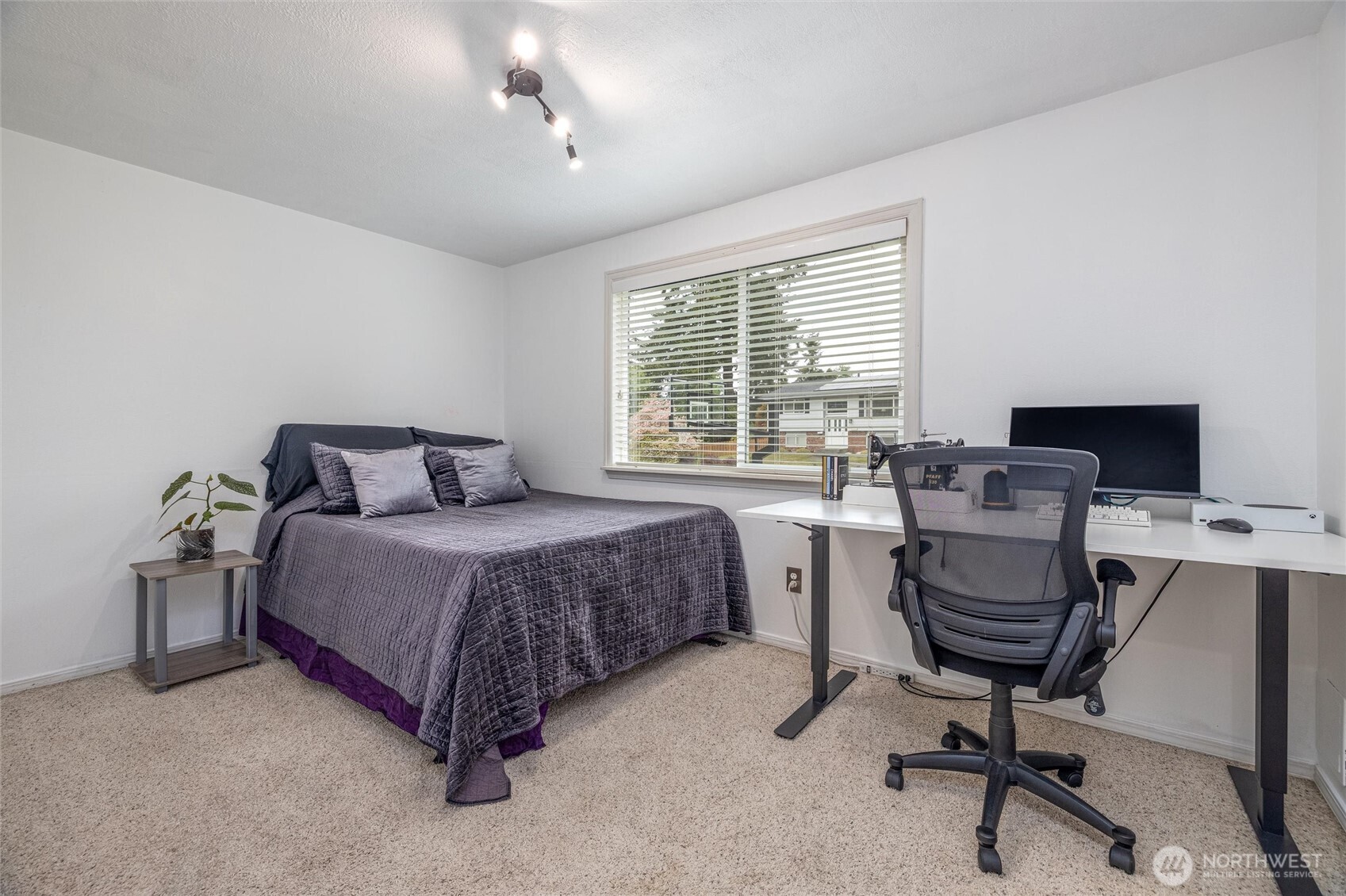 1933 Lake Crest Drive