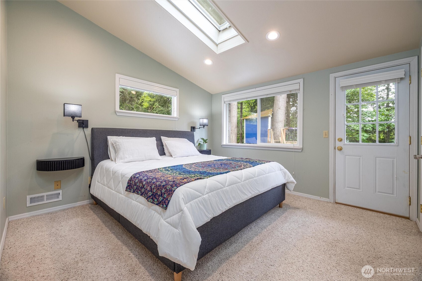 1933 Lake Crest Drive