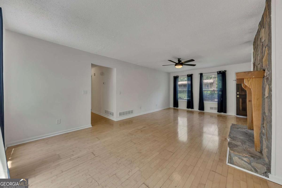 178 Castleair Drive NE