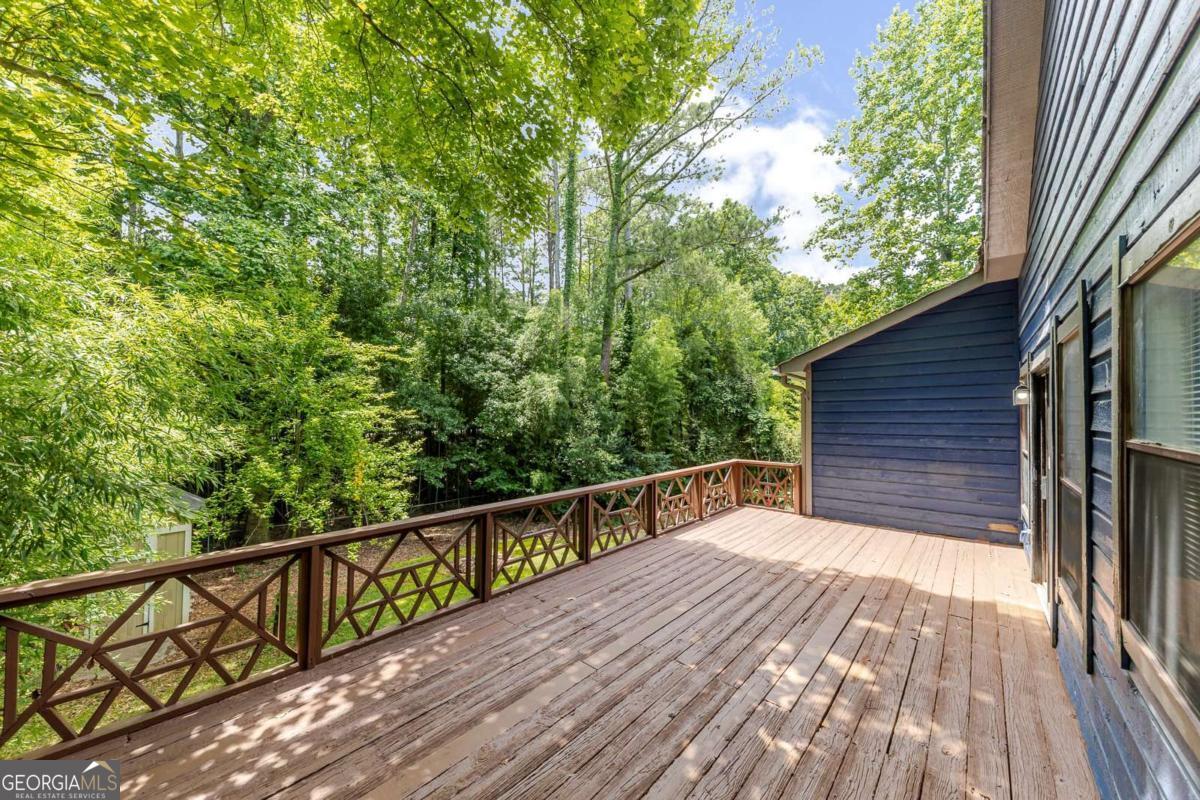 178 Castleair Drive NE