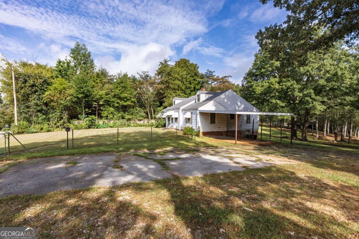 1676 Veterans Memorial Highway SW