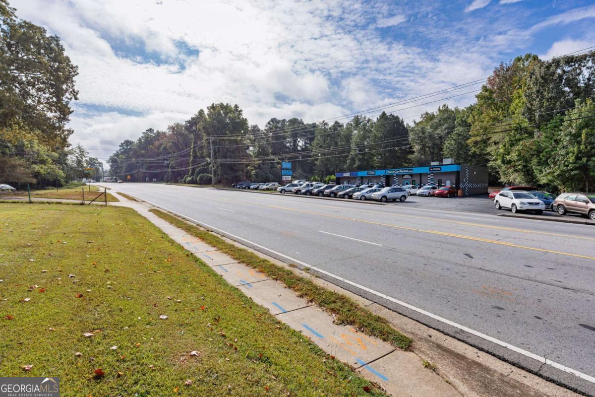 1676 Veterans Memorial Highway SW