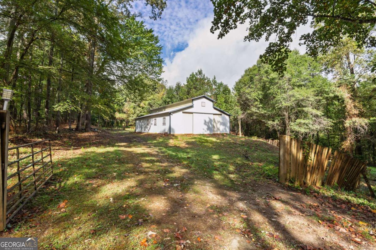 1676 Veterans Memorial Highway SW