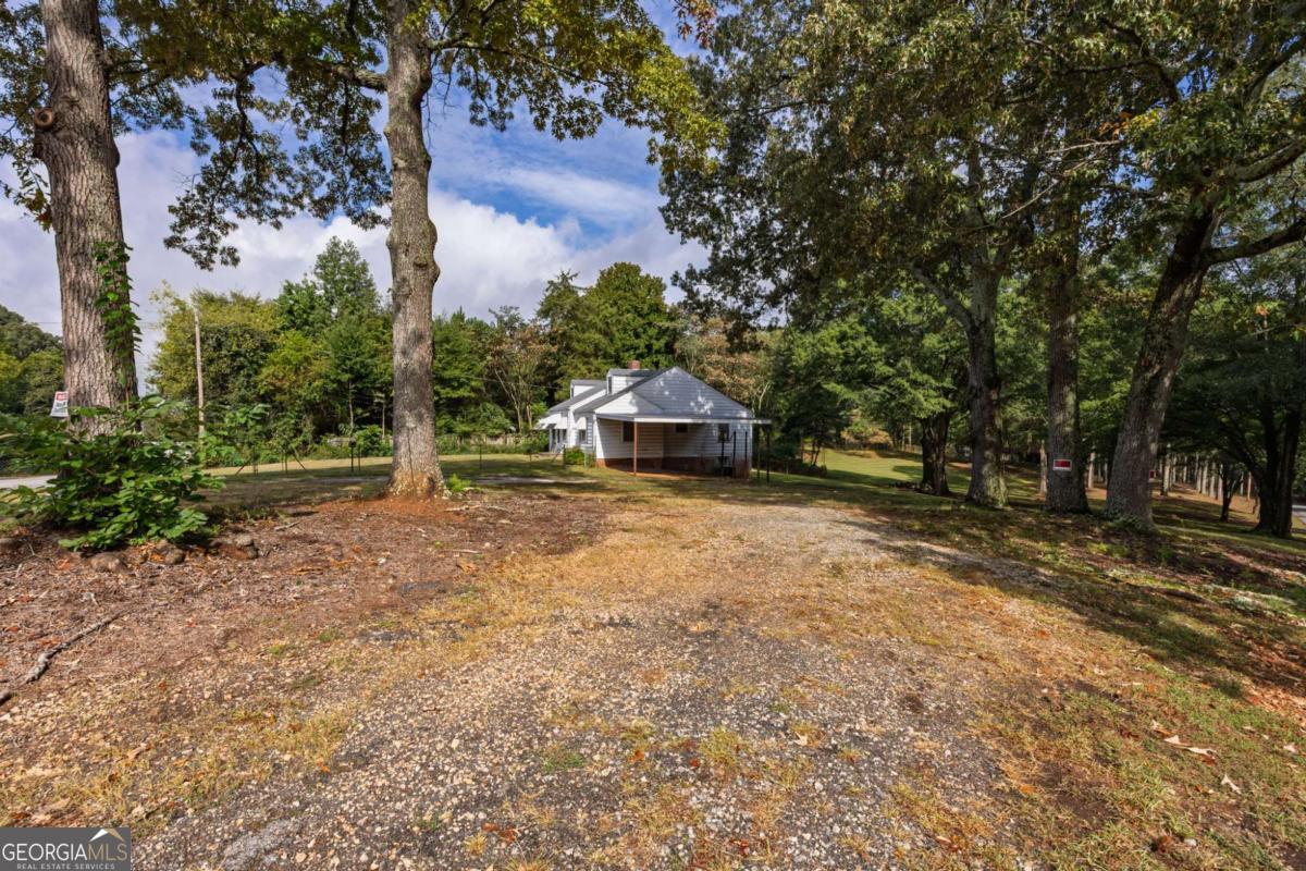 1676 Veterans Memorial Highway SW