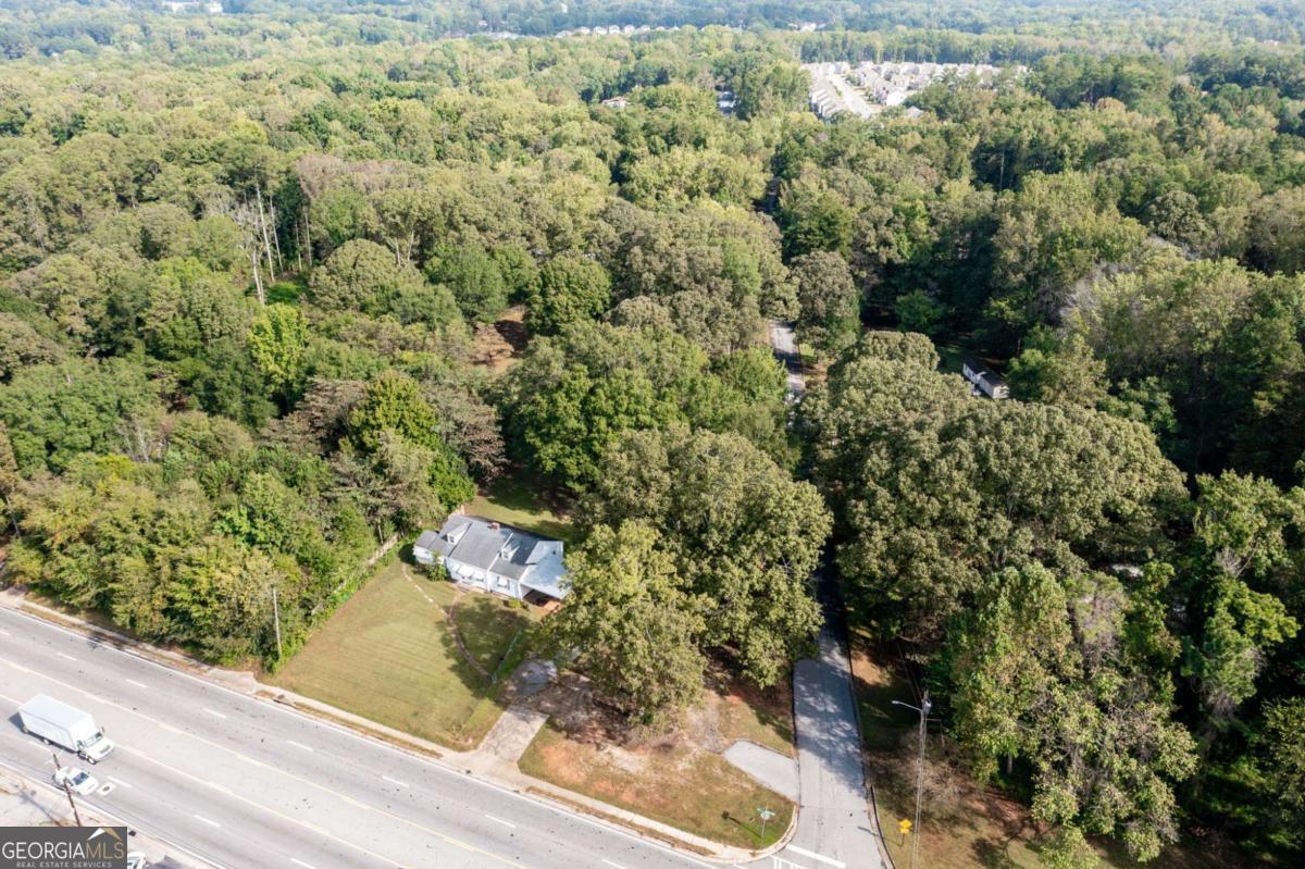 1676 Veterans Memorial Highway SW