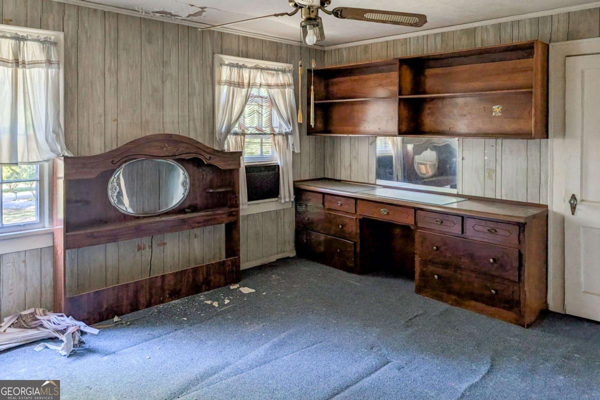 1676 Veterans Memorial Highway SW