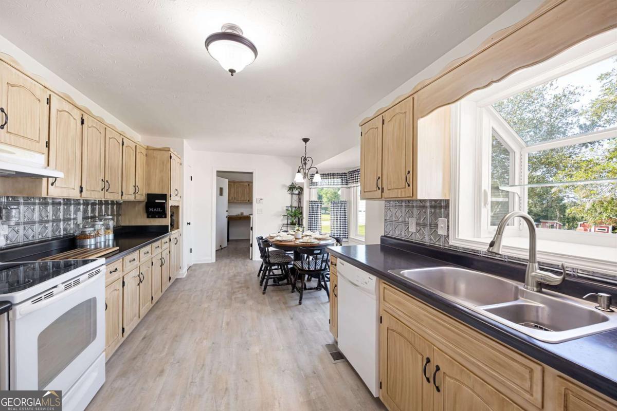 4310 Double Springs Road SW