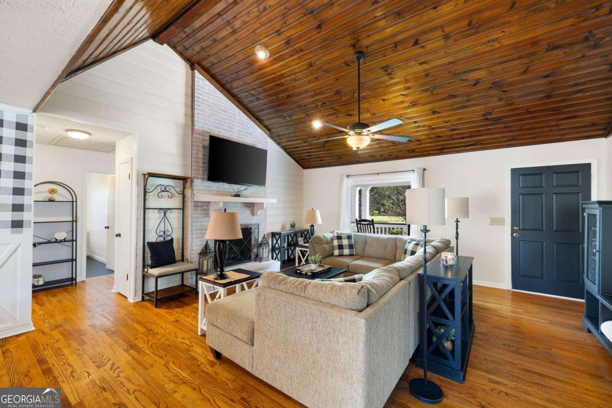 4310 Double Springs Road SW