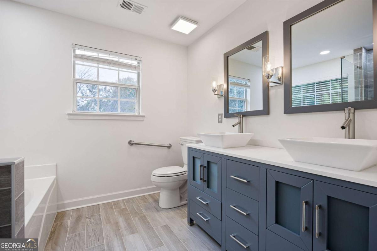 2877 Cressington Bend NW