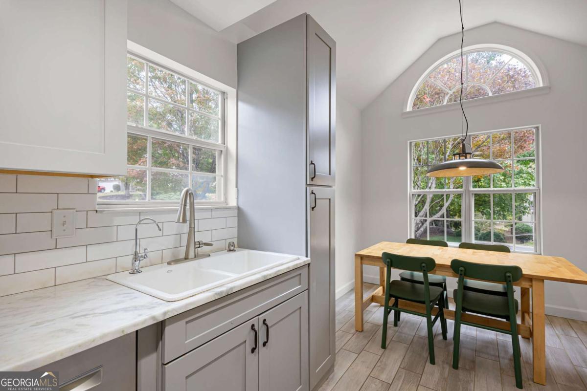 2877 Cressington Bend NW