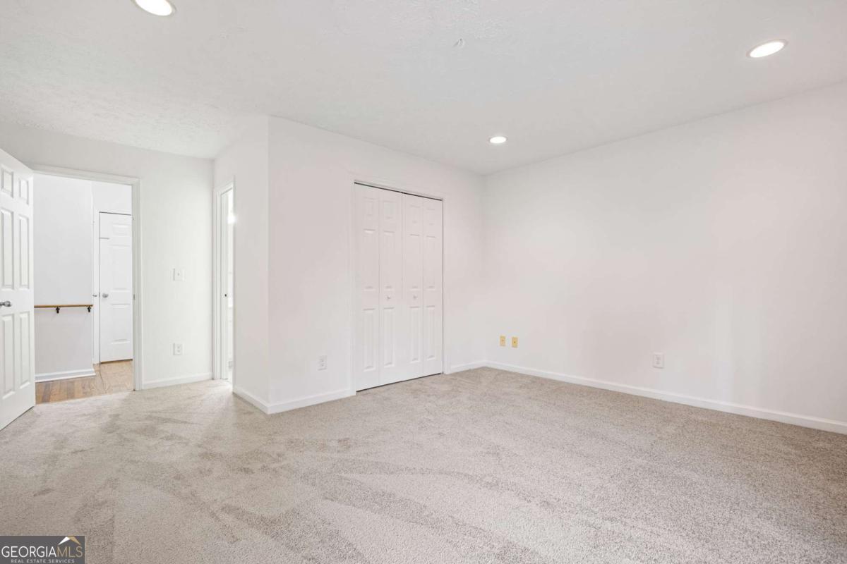 2877 Cressington Bend NW