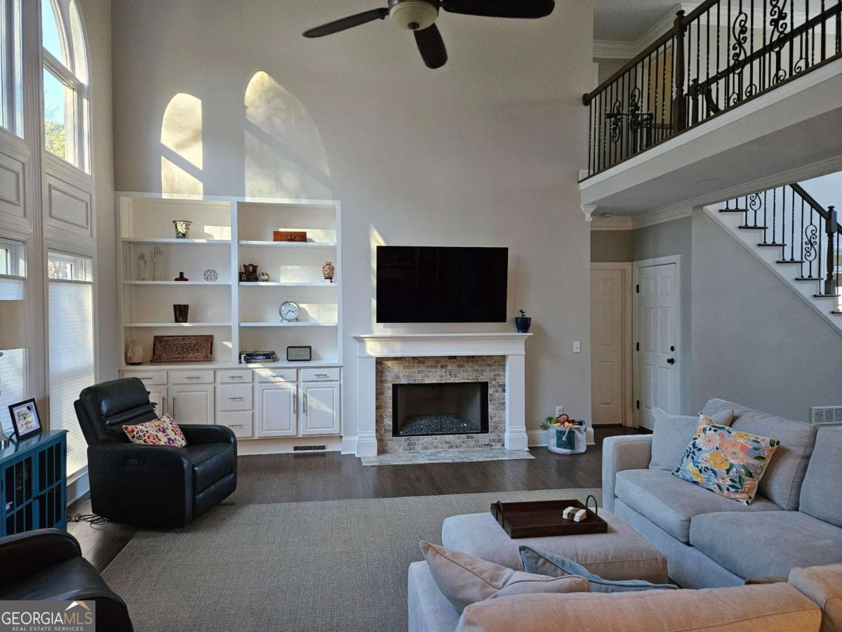 5318 Tallgrass Way NW