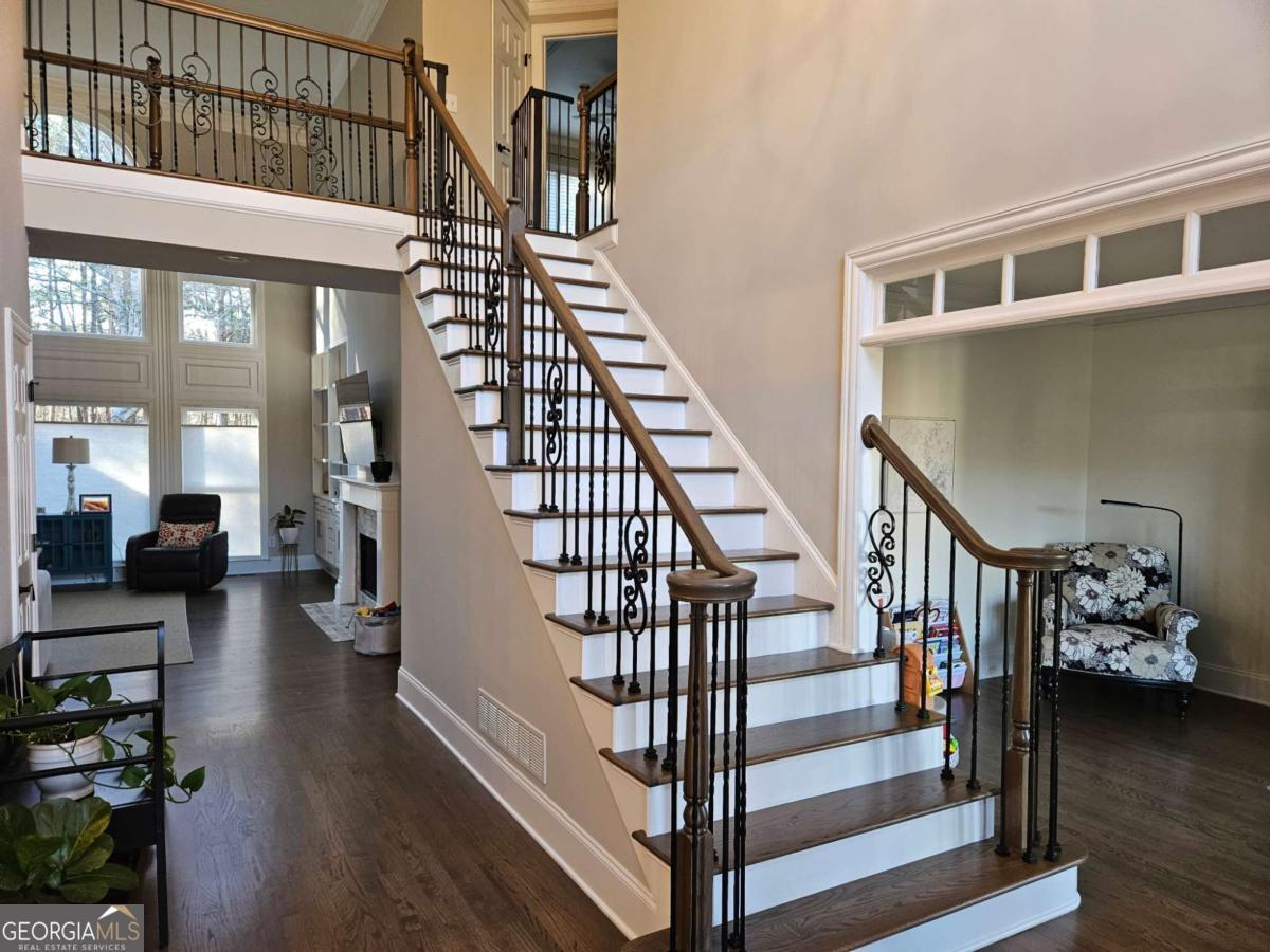 5318 Tallgrass Way NW