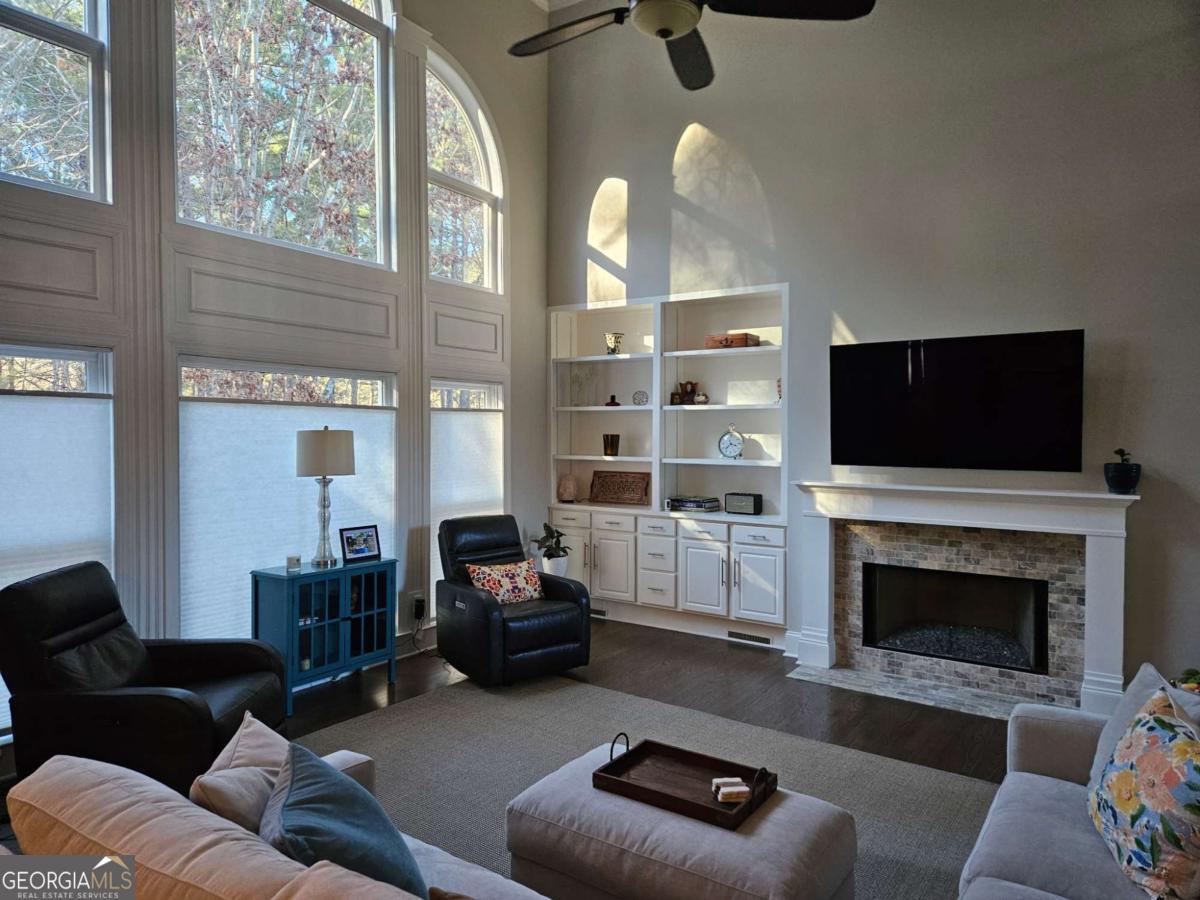 5318 Tallgrass Way NW