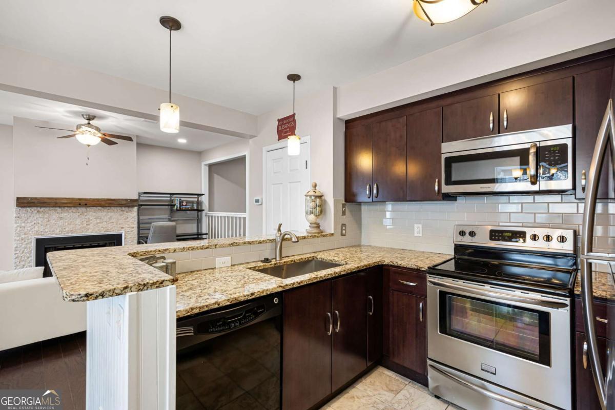 798 Sentinel Ridge SW