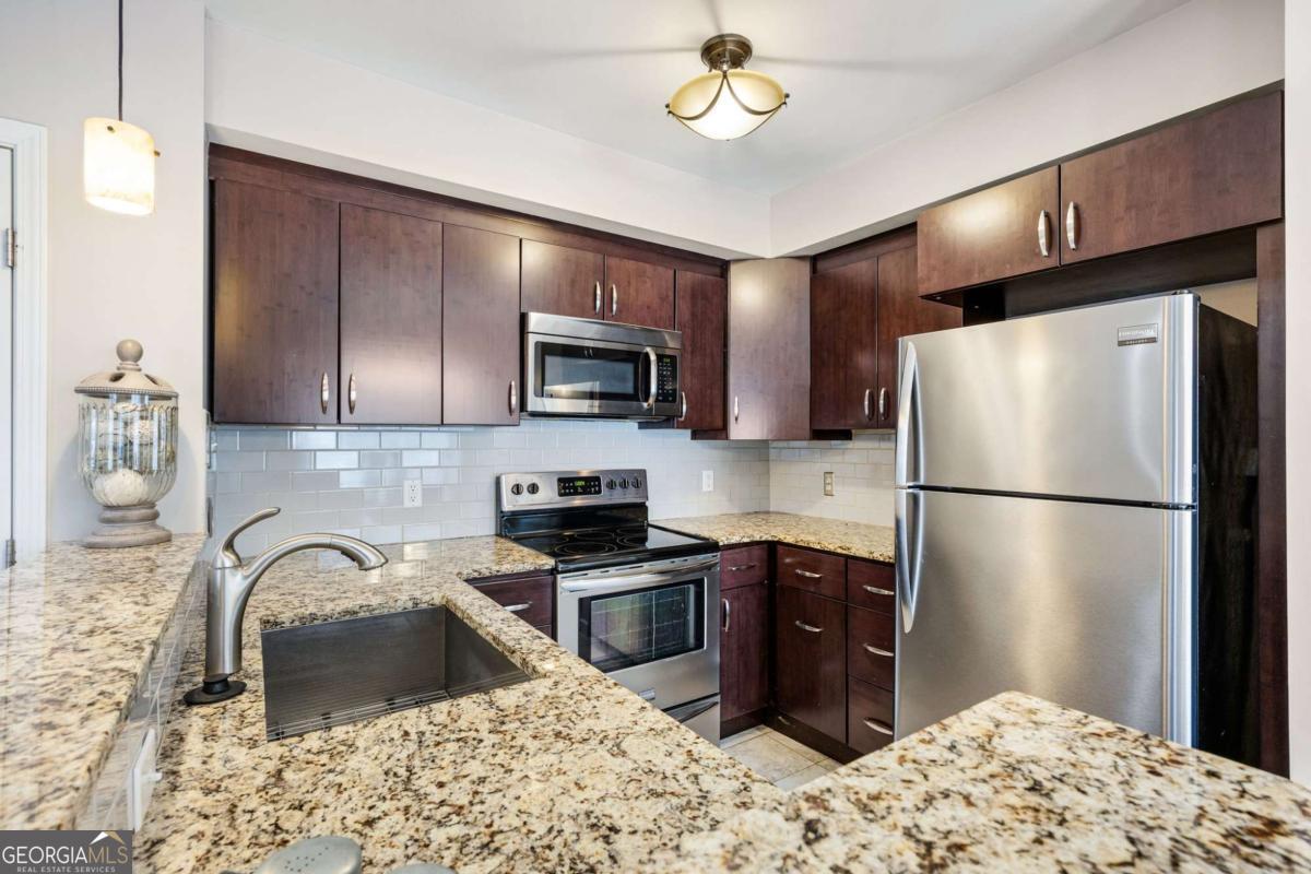 798 Sentinel Ridge SW