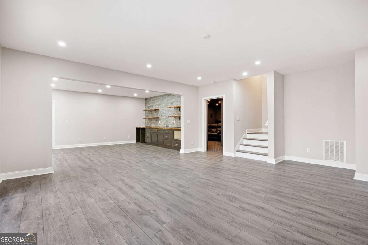 645 Wynnewood Court SW