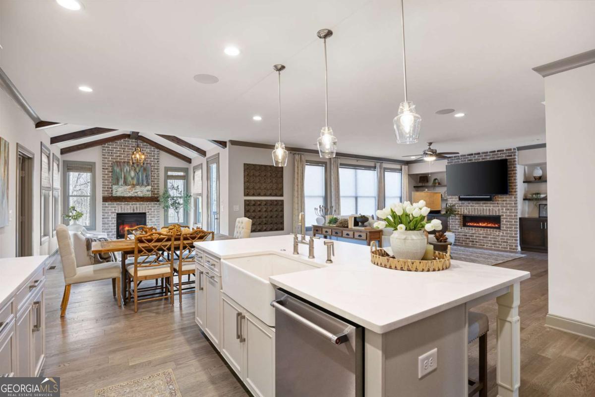 645 Wynnewood Court SW