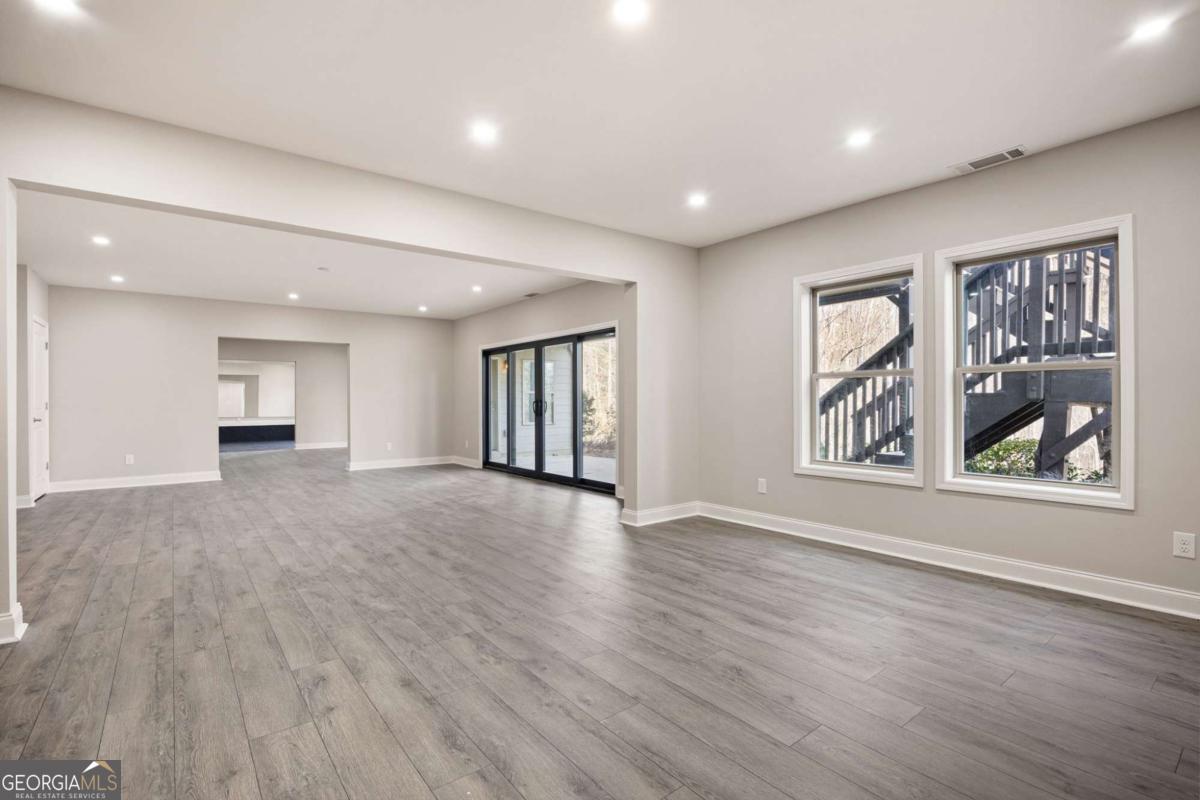 645 Wynnewood Court SW