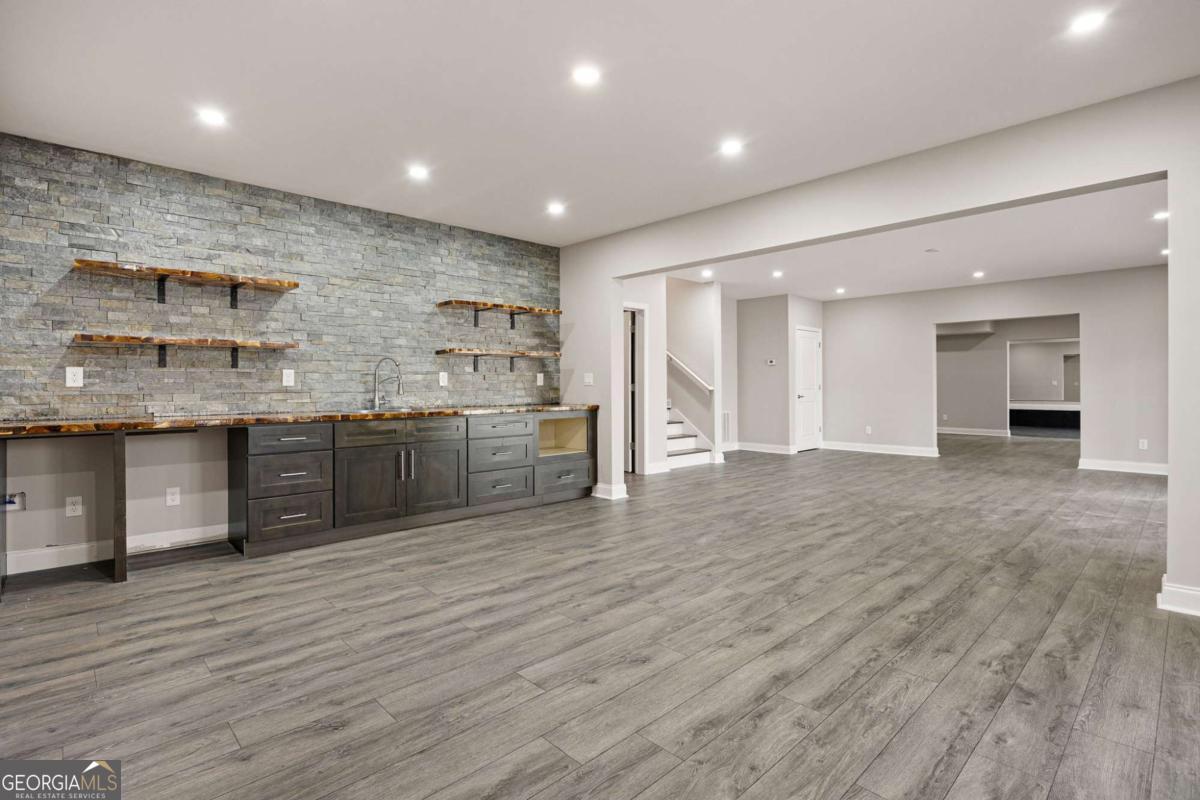 645 Wynnewood Court SW