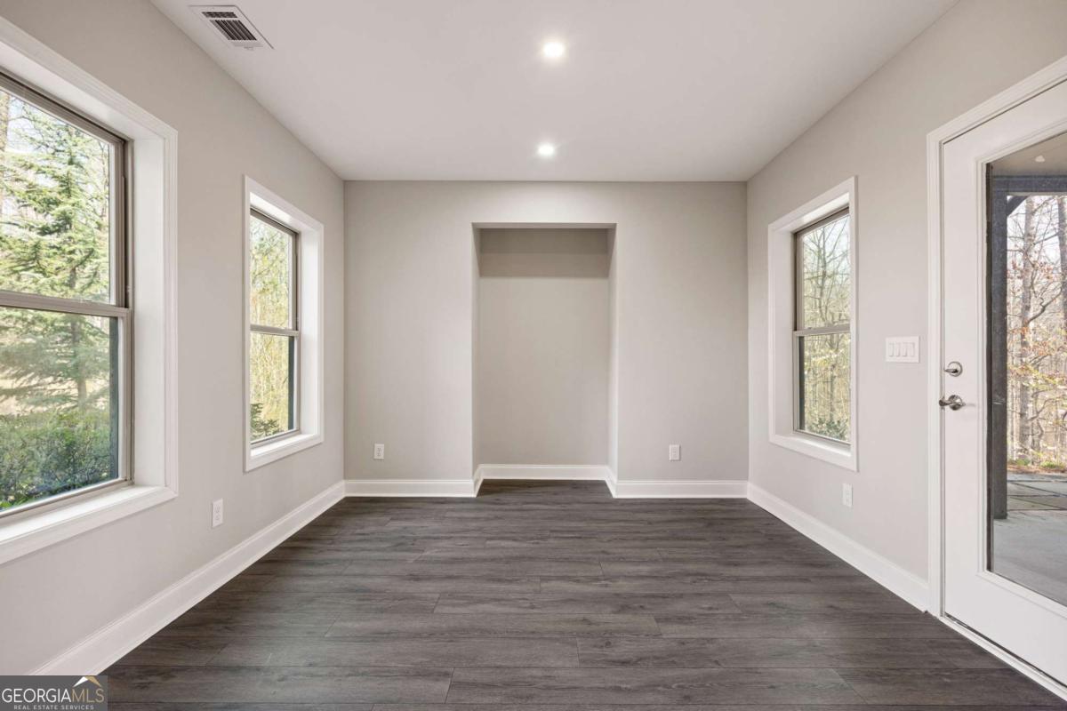 645 Wynnewood Court SW